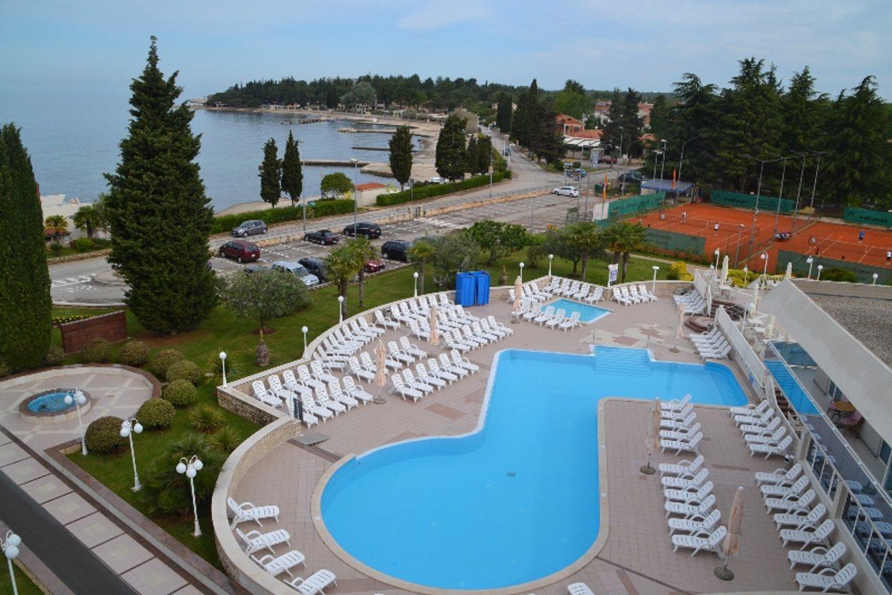 Hotel Park Plava Laguna Porec Exterior photo